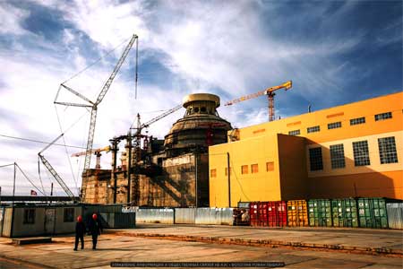На строящемся энергоблоке №2 Нововоронежской АЭС-2 завершен монтаж вентиляционной трубы