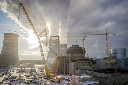 На строящемся энергоблоке №2 Ленинградской АЭС-2 завершено возведение внутренней защитной оболочки реактора
