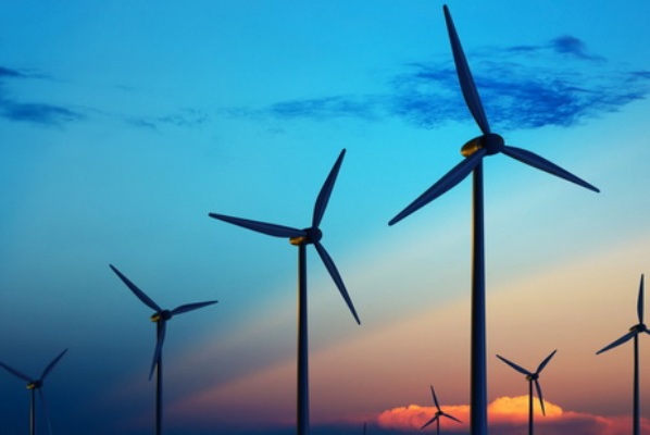 В 2018 году произведено более 45 ГВт наземных ветряных турбин