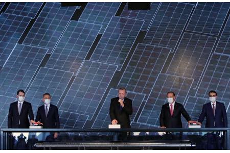 Эрдоган открыл вертикально-интегрированную фабрику по выпуску солнечных модулей в Турции