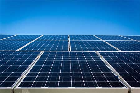 В 2018 году в мире было введено 104,1 ГВт солнечных электростанций
