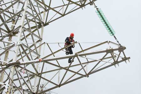 ФСК ЕЭС завершила реконструкцию ЛЭП, обеспечивающей выдачу мощности Уренгойской ГРЭС и электроснабжение Ямала