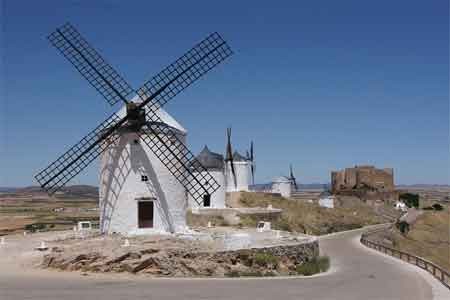 Испания планирует увеличить мощности солнечной и ветровой энергетики до 143 ГВт к 2030 г