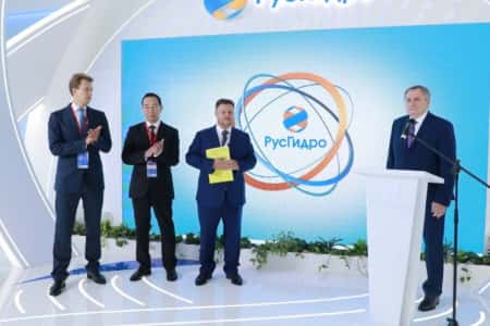Николай Шульгинов запустил новый гибридный энергокомплекс в Якутии