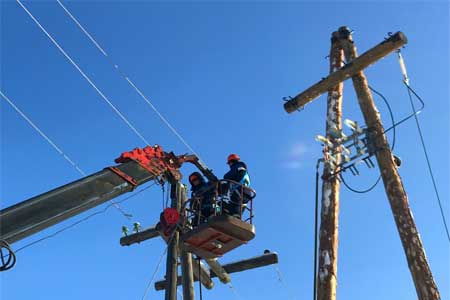 Энергетики проводят капитальный ремонт сетей г. Якутска