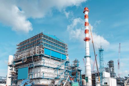 «Газпром нефть» завершила ключевой этап строительства комплекса глубокой переработки нефти на Омском НПЗ
