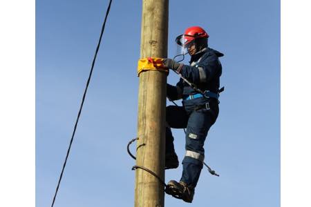 Нюрбинские энергетики продолжают ремонтные работы