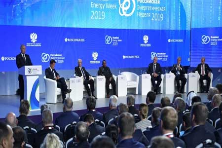 Владимир Путин: «Рассчитываем​ к​ 2035​ году выйти на​ уровень производства СПГ в​ 120–140 миллионов тонн в​ год»