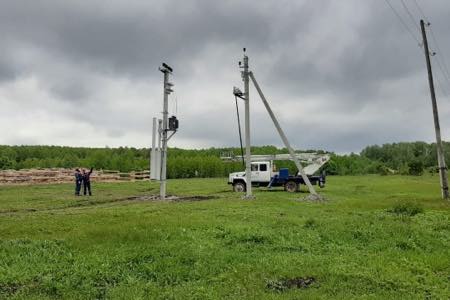 Энергетики подключили к электрической сети асфальтовый завод в Беляевском районе Оренбургской области