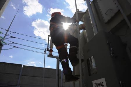 Оренбургское производственное отделение «Оренбургэнерго» ведет ремонты электрических сетей