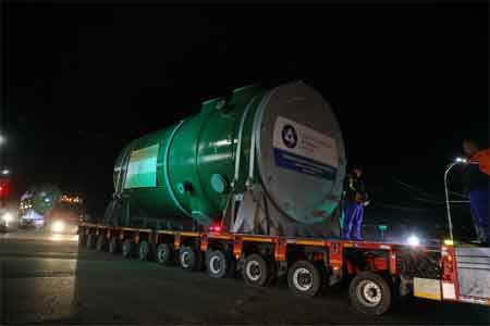 Атомные реакторы и парогенераторы для АЭС Индии и Китая доставлены на спецпричал для перегрузки на речные суда
