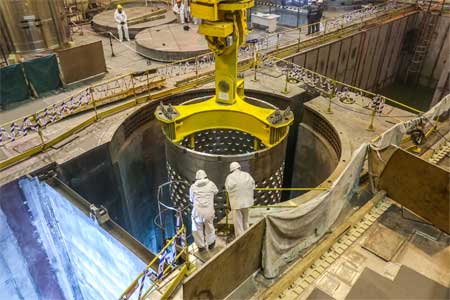 Ленинградская АЭС-2: на строящемся энергоблоке №2 ВВЭР-1200 приступили к контрольной сборке реактора