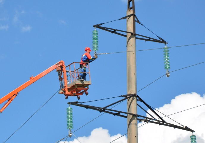 Ульяновские энергетики ремонтируют высоковольтные линии