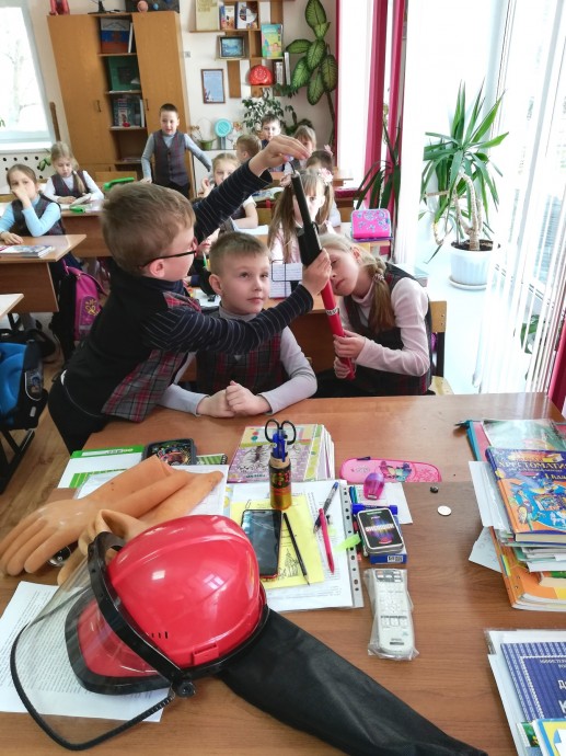 Энергетики Владимирэнерго провели уроки электробезопасности для более тысячи школьников