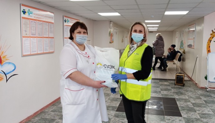 ​Волонтеры СУЭК провели добрую акцию в городской поликлинике Бородино