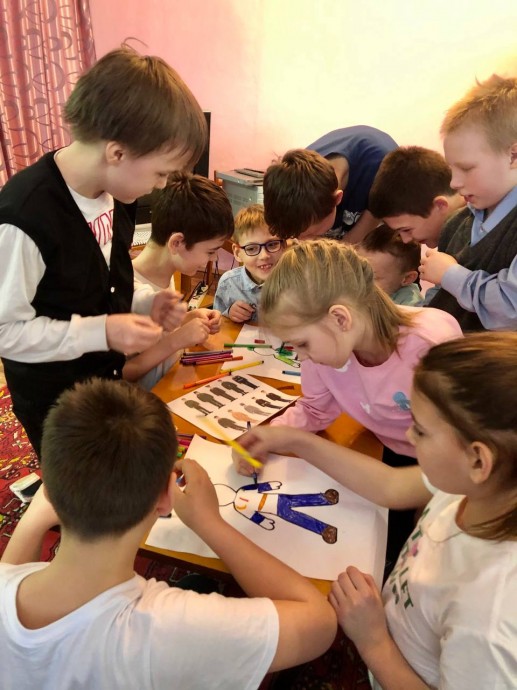 Молодежный актив УК «Северный Кузбасс» поздравил воспитанников коррекционной школы с Днем защитника Отечества