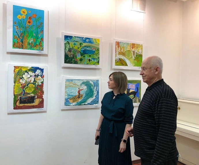 Партнер ГК ТАЛТЭК проводит выставку детских художественных работ в Москве