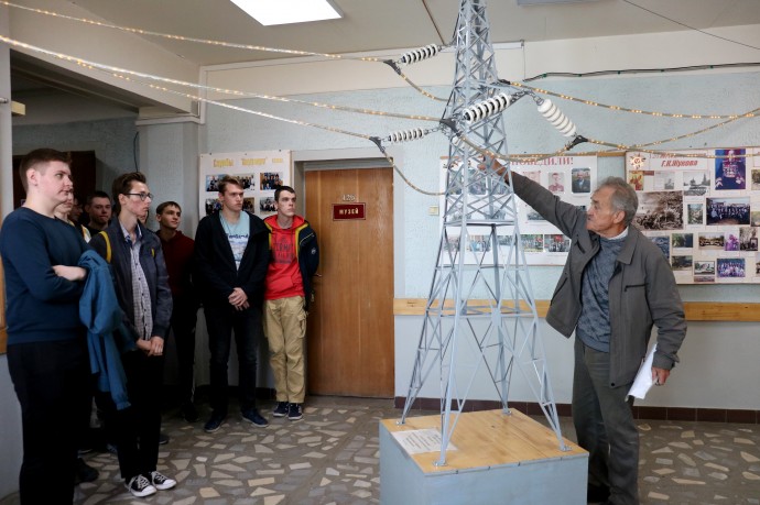 Калужские энергетики рассказали студентам техникума электроприборов о преимуществах своей профессии
