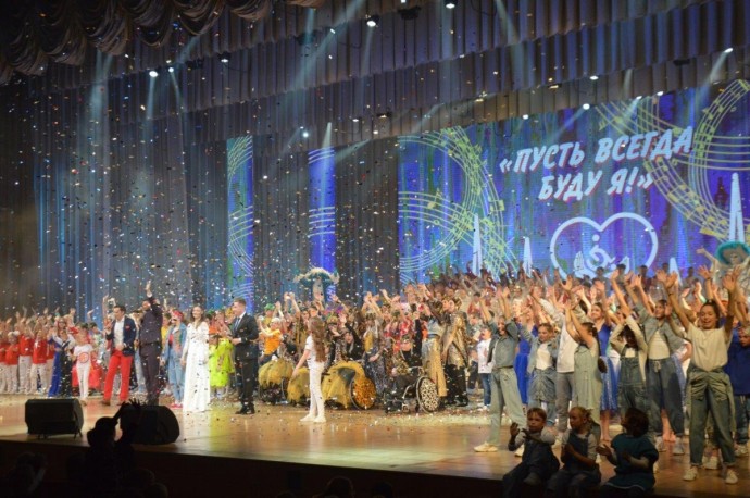 ​СУЭК и Фонд «СУЭК-РЕГИОНАМ» поддержали масштабный инклюзивный гала-концерт в Красноярске